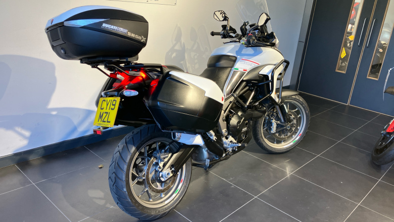 Ducati Multistrada 950 - Red